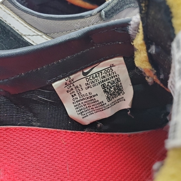 Nike Waffle Trainer 2 Youth Size 4.5 Shoes DC6477 005 - Picture 3 of 13